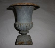 Petit Vase Médicis Authentique ancien fonte de fer