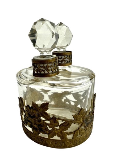Cave parfums flacons - à,