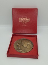 Médaille Art Nouveau " Femme tenant une Déesse dans sa main " CONTAUX. Moutereau