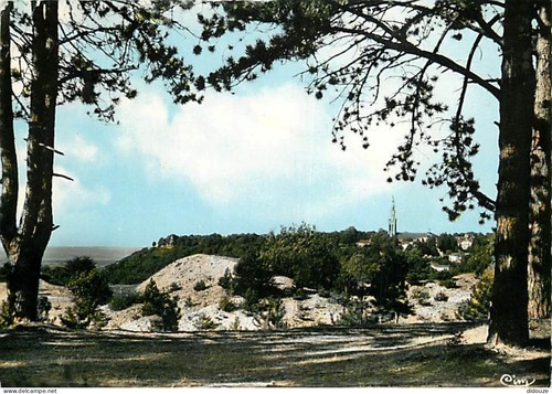 Carte postale vezelise - -,