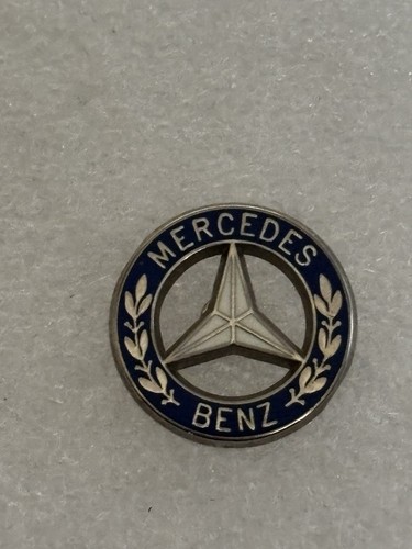 Pin voiture mercedes benz - pin's,
