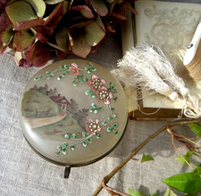 BOÎTE À BIJOUX ANCIENNE EN VERRE ÉMAILLÉ - PAYSAGE ET FLEURS