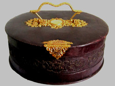 JOLI COFFRET A BIJOUX  ANCIEN