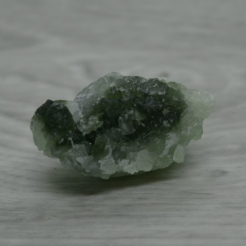 Prehnite verte pierre - brute, de