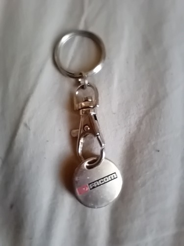 Rare porte clés - rare,