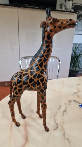 Grande girafe réaliste