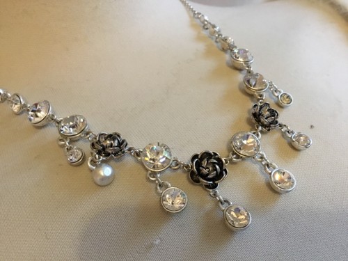 Superbe collier argenté