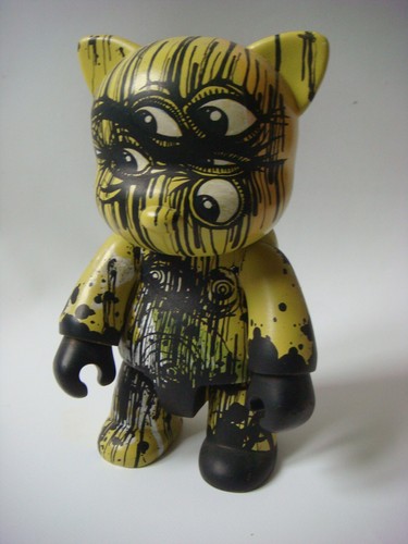 Rare art toy qee custom - art,
