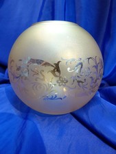 GLOBE DE LAMPE A PETROLE EN VERRE SATINE & DECOR . H 115 mm D 61 mm. REF 5035