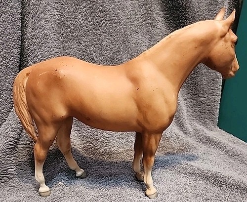 Breyer quarter horse yearling - breyer,