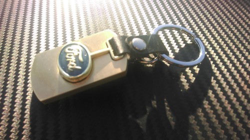 Porte clés pivotant ford - porte,