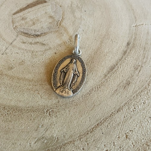 Pendentif médaille - pendentif,