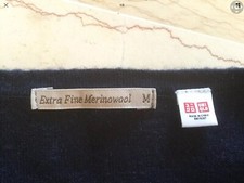 UNIQLO: BEAU PULL COULEUR MARINE LAINE FINE TRÈS CHAUDE, TAILLE M