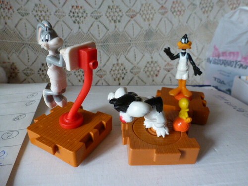 Lot figurines warner - de,