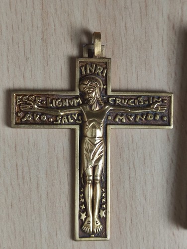 Pendentif croix pectorale - pendentif,
