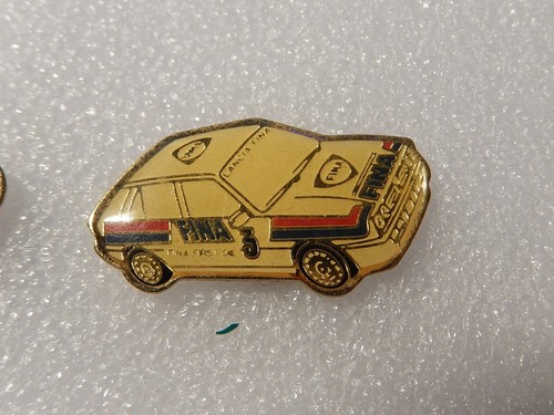 Pin voiture rallye lancia - pin's,