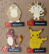 BIG SERIE DE 4 PINS PIN'S PIN POKEMON Mc DONALD'S, CARTOUCHE NOIR, 7cm