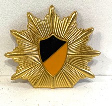 Médaille, broche, pucelle