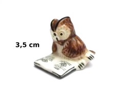 chouette miniature avec livre ,hibou de collection, vitrine,uil ,owl   G38-10