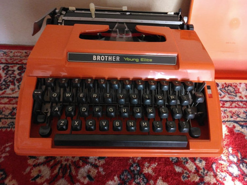 Machine écrire brother - à,