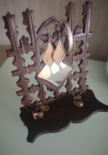 Porte bijoux boucles