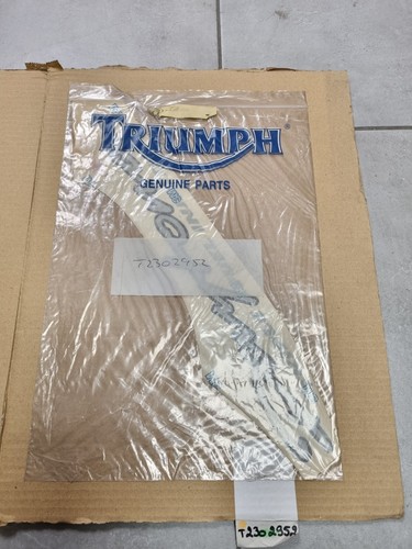 Oem triumph t2302952 sticker - triumph,