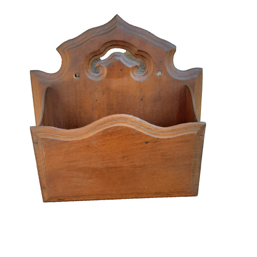 Ancien range courrier mural - , en