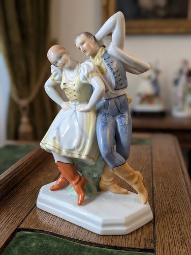 Herend couple danseurs - couple,