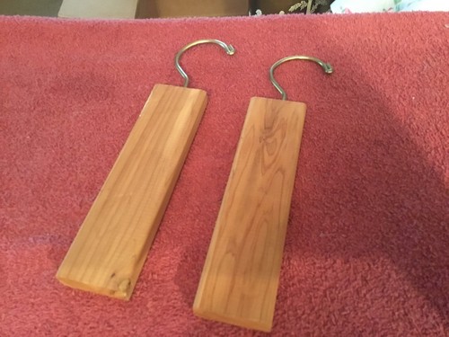 Two coat rack hanging wood - two,
