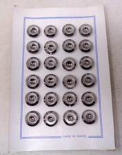 Lot 24 Boutons anciens en