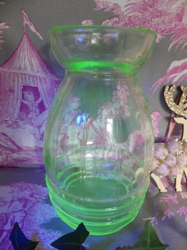 Uranium glass ouraline vase - glass, à