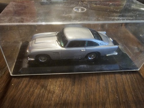 Vitrsse aston martin db5 - aston,