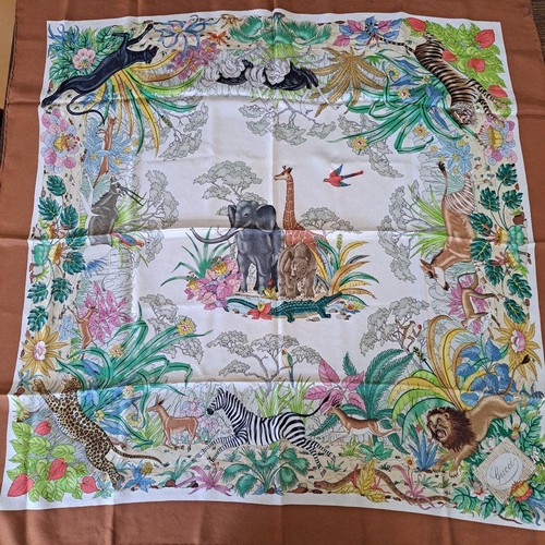 Gucci écharpe soie - en,