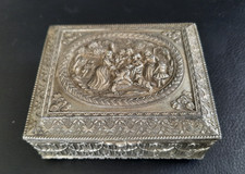 JOLIE BOITE A BIJOUX OU AUTRE EN METAL ANCIENNE