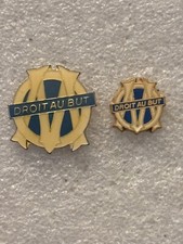 Lot X 2 Pin’s om Club Olympique de Marseille Droit Au But Insigne Logo Football