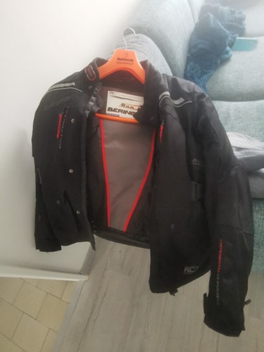 Vend veste neuve motard marque