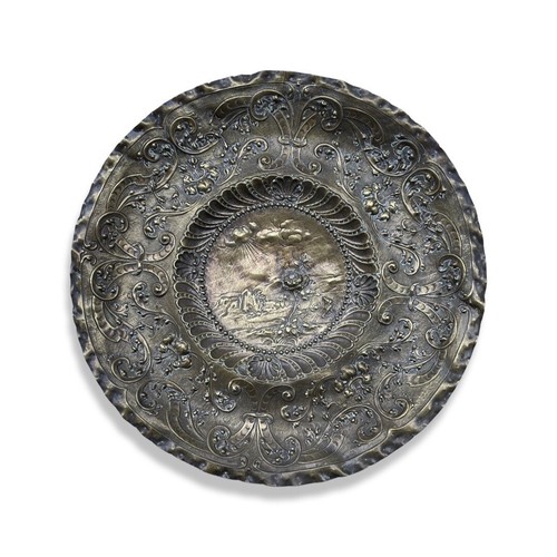 Plat cuivre repoussé - en,