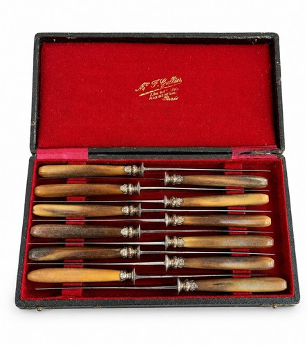 Coffret ancien couteaux - 12,
