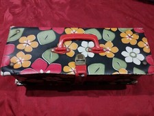 Boîte à couture VINTAGE  Malette à couture  enfant    années 70