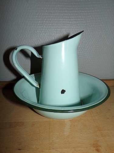 Broc emaille avec - broc, bassine