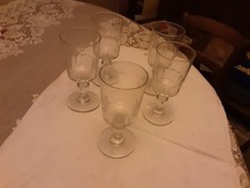 5 VERRES A EAU ANCIENS A FACETTES