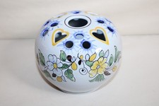 Pique-fleurs en faïence de