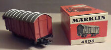 MARKLIN 4506 HO wagon couvert avec feux de fin de convoi