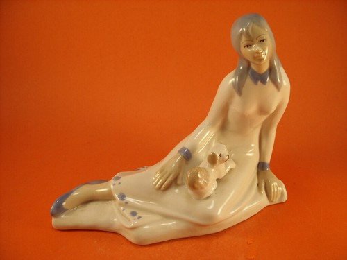 Statuette porcelaine - statuette,