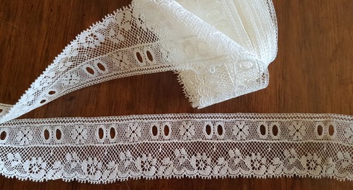 350 dentelle ancienne - cm,