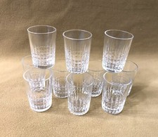 1 gobelet / verre à liqueurs