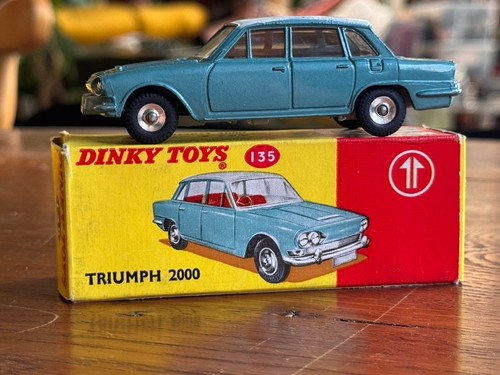 Dinky toys 135 - triumph, 2000