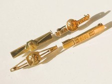 LOT de 4 BELLES PETITES BROCHES ANCIENNES en Plaqué OR pour BEBE / POUPEE