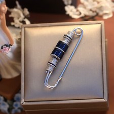 Broche Argenté Trombone Serti de CZ Baguette Bleu Art Deco Vintage Style SC21