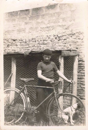 Ancienne photographie jeune - ancienne,